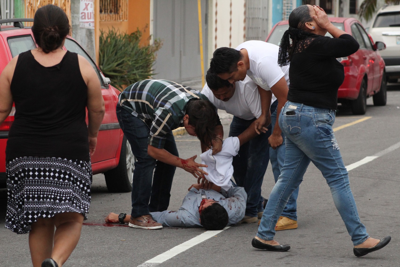 Batalla campal deja dos lesionados graves en el amanecer del año nuevo en Veracruz puerto