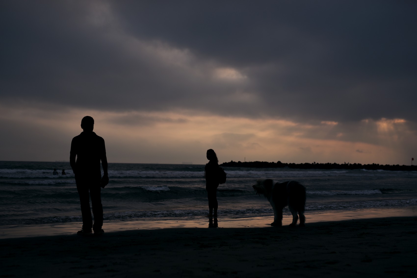 Un amanecer frente al mar.