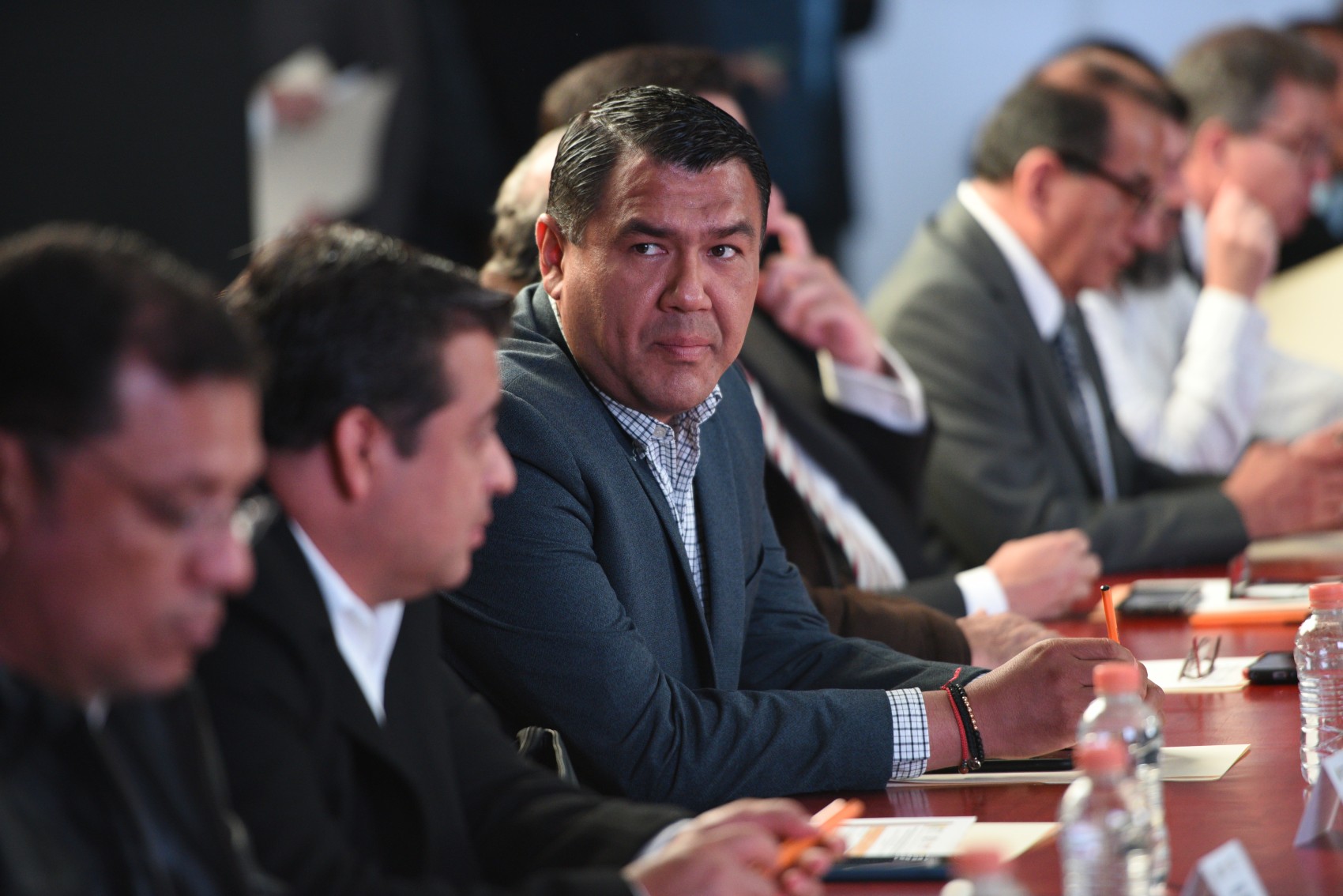 Othón  renunció a la militancia del PAN; pero se aferra a la coordinación en el Congreso