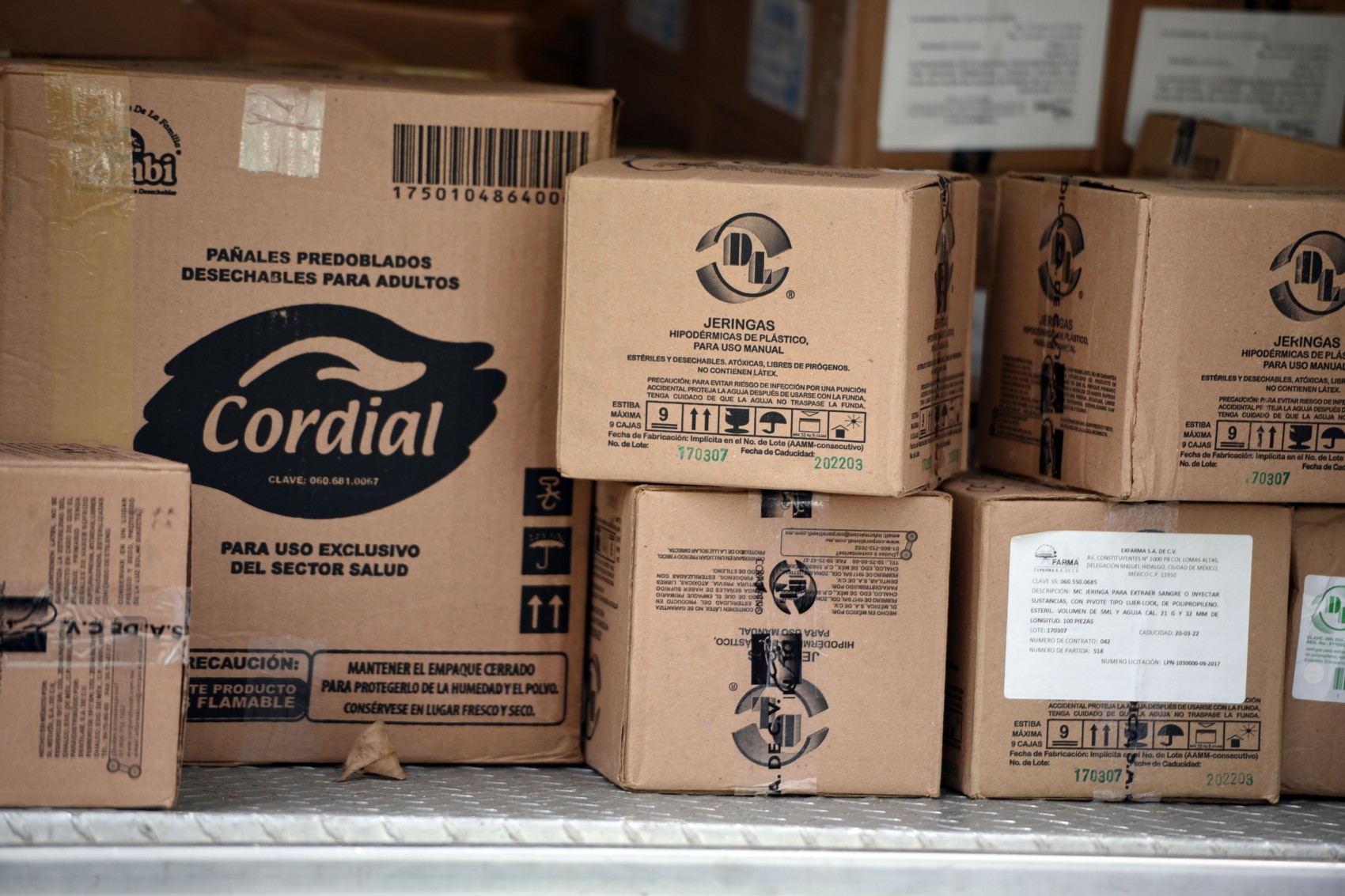 Gobierno reconoce más de 800 mil medicamentos embodegados por fallas de distribución