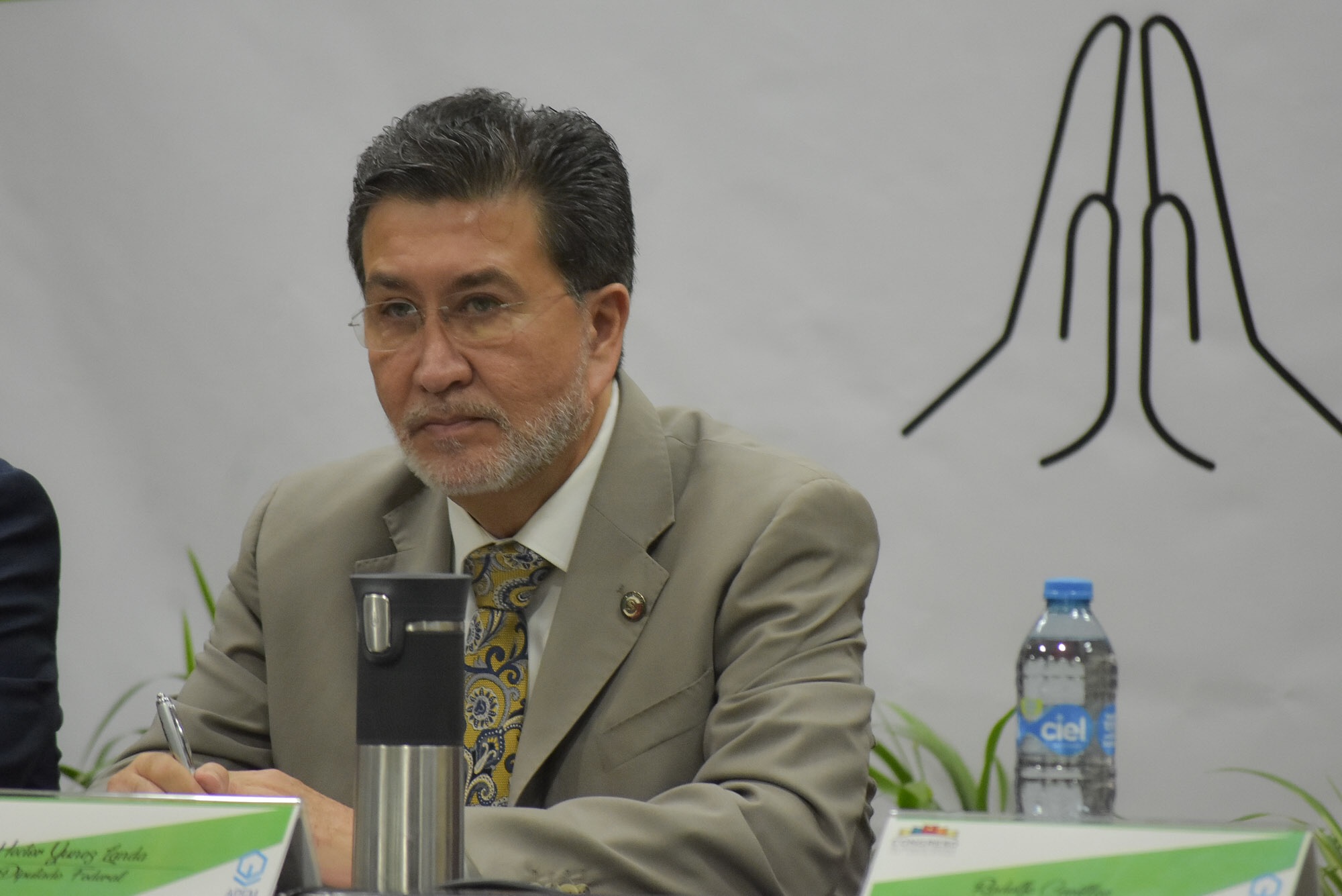Critican a Héctor Yunes en redes por celebrar creación de Todos por Veracruz