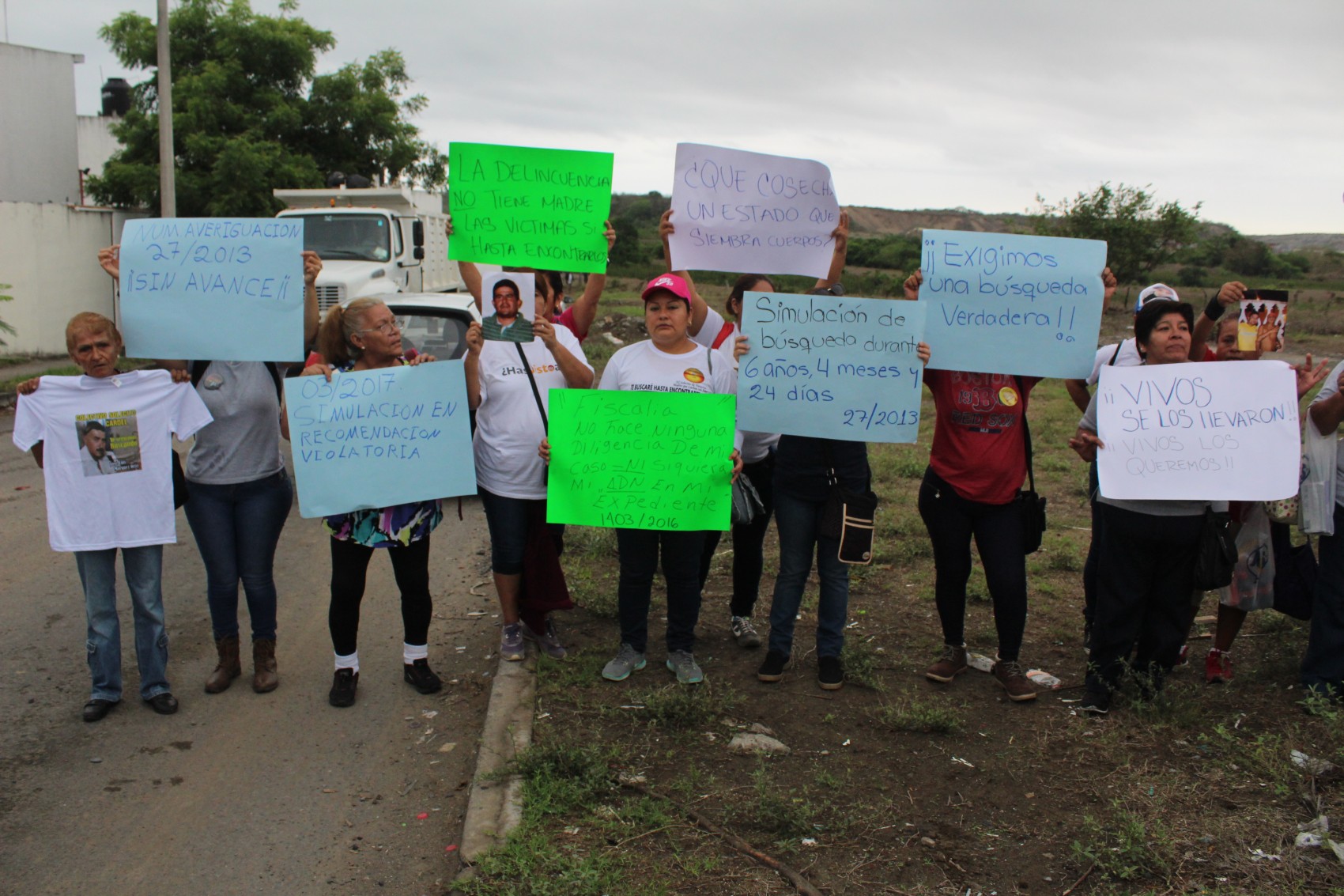 Protestan contra el Fiscal en visita de  Cónsul General de EUA a Colinas de Santa Fe