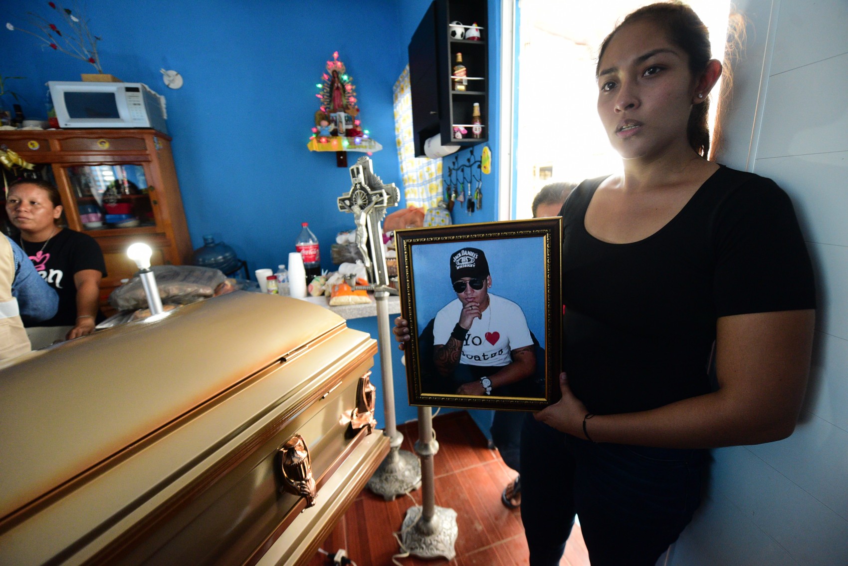 Familiares de víctimas del ataque a Caballo Blanco