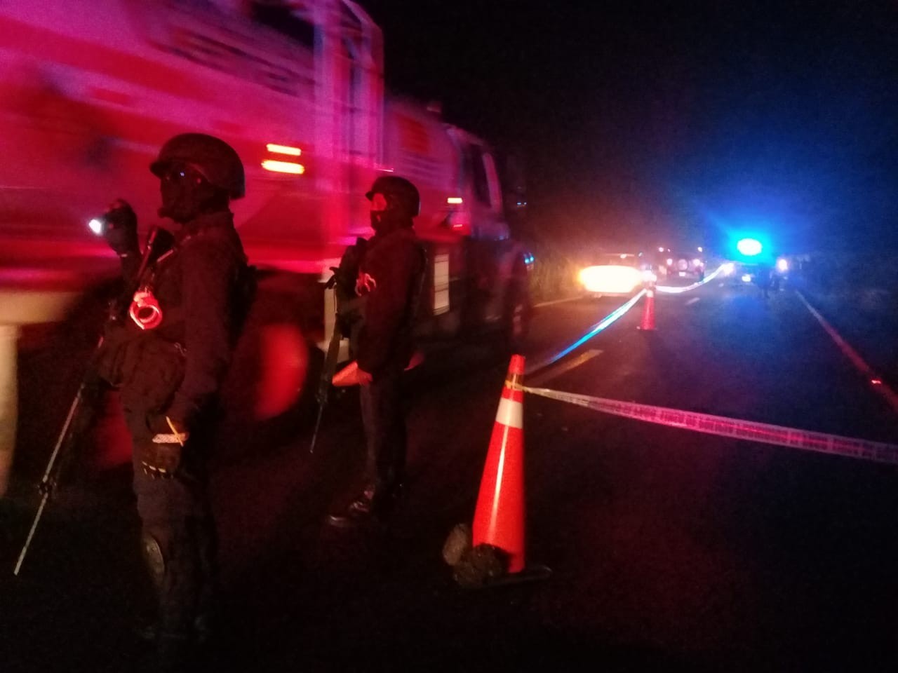 Dos militares mueren atropellados  en la carretera Xalapa-Veracruz