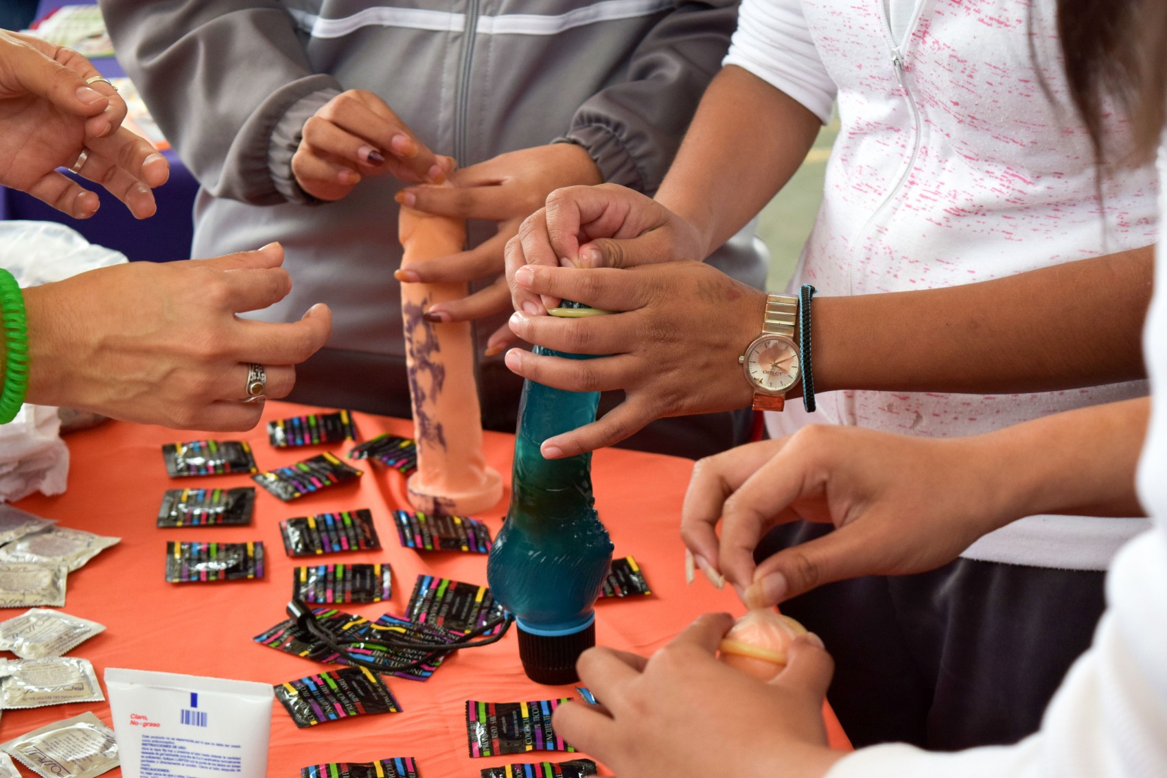 Regalarán 10 mil condones este jueves en el parque Juárez