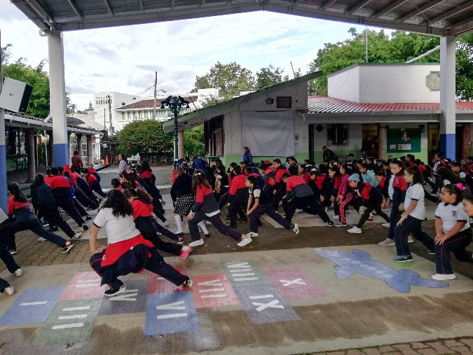 Escuelas tienen obligación de esperar a que padres lleguen por niños: SEV