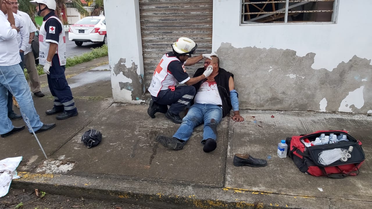 Golpean a presunto taxista violador en Veracruz