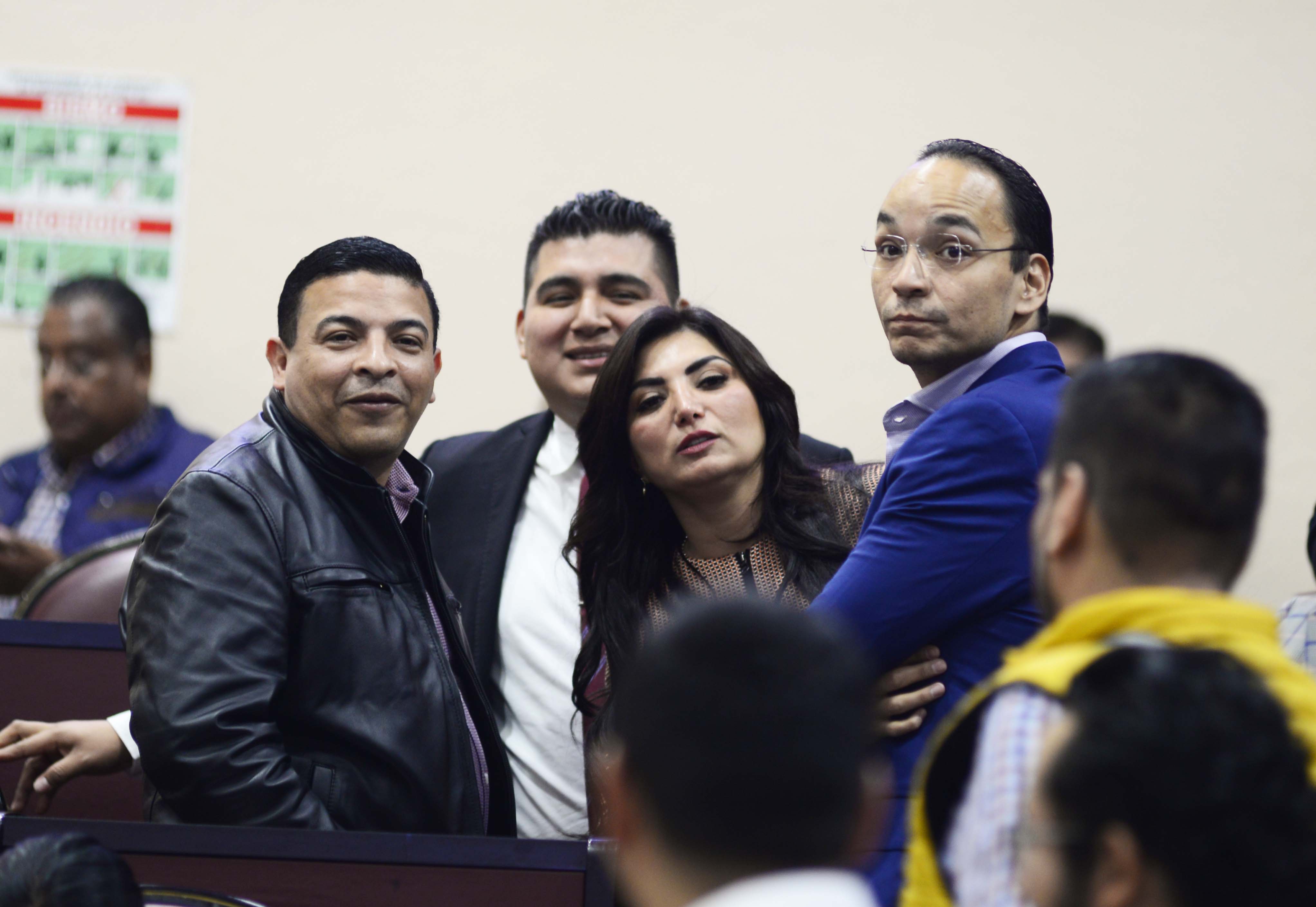Diputados abandonan sesión del Congreso y suspenden la sesión