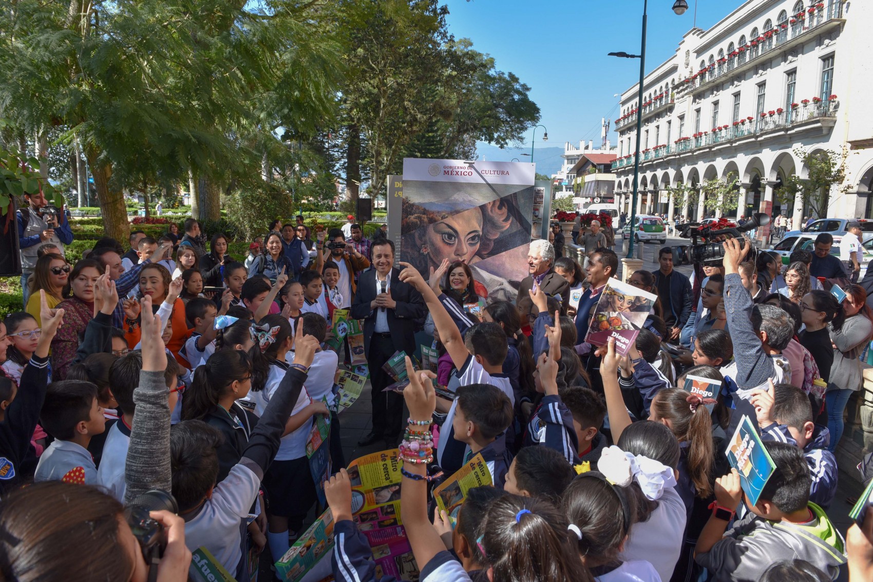 Inauguran galería móvil Diego  Rivera, artista universal