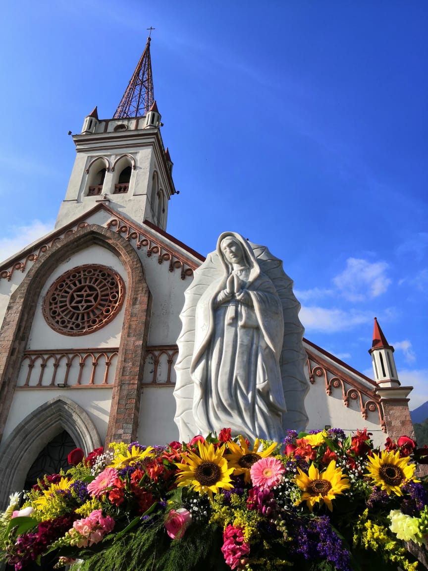 Develan escultura de la virgen de Guadalupe en parroquia de Río Blanco