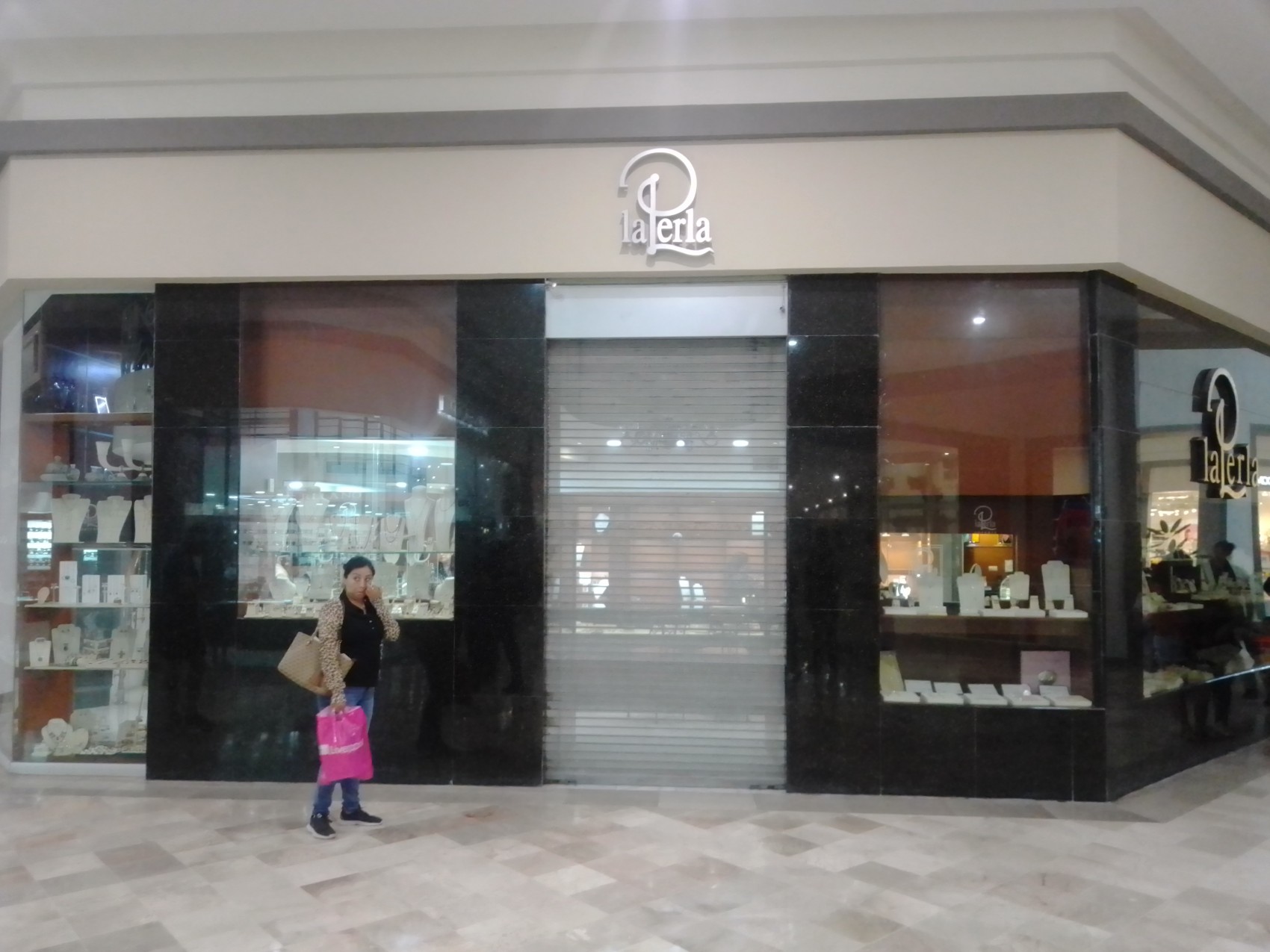 Asaltan joyería de plaza Américas de Boca del Río