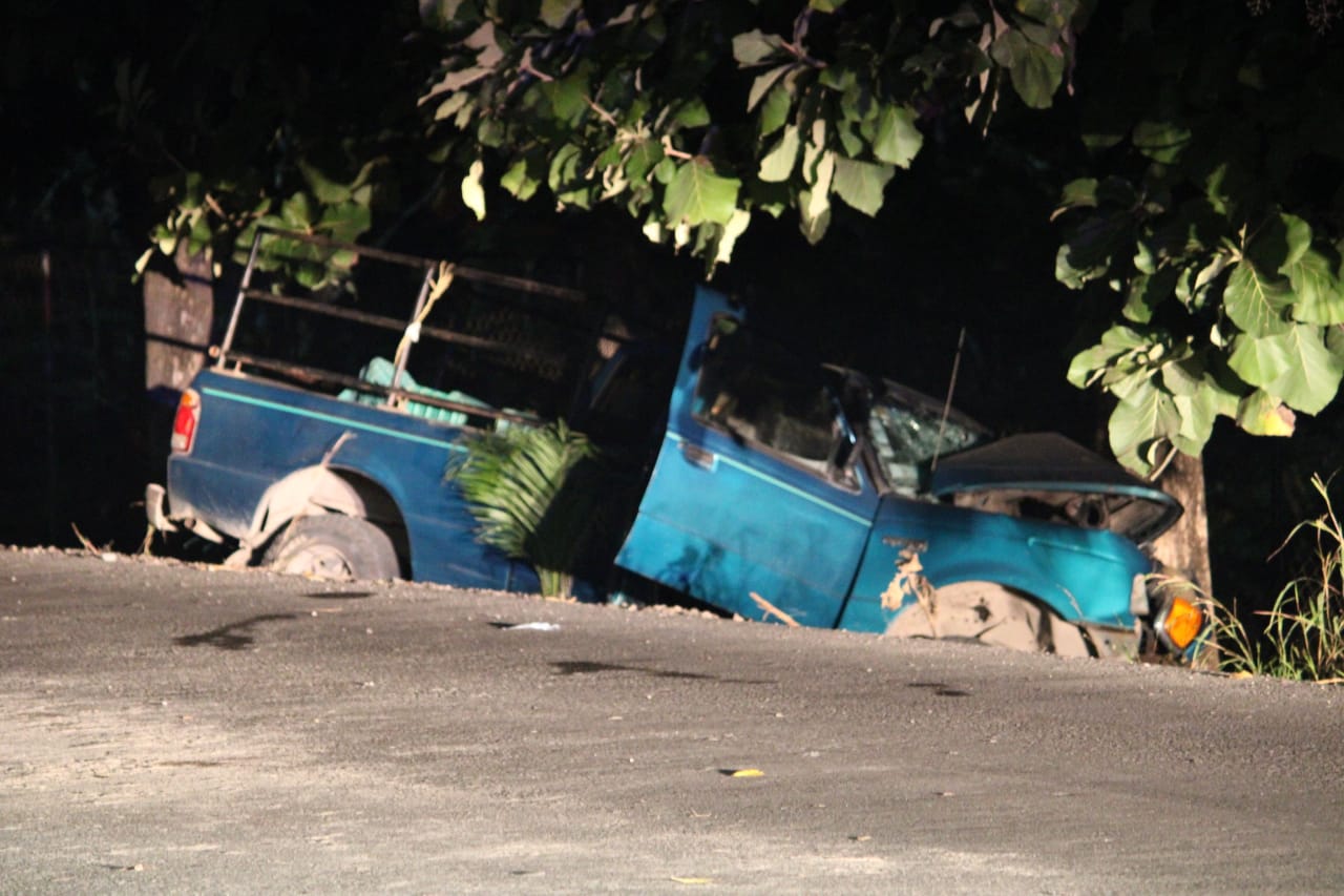 Mueren dos citricultores en accidente automovilístico en Martínez de la Torre