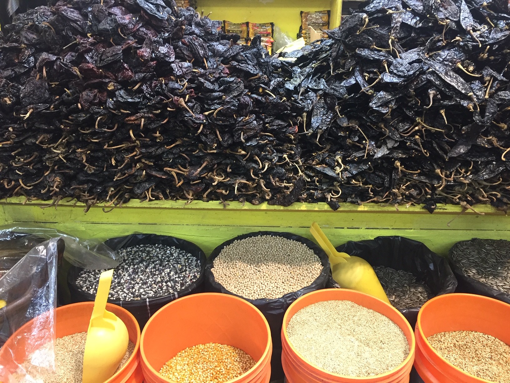 Se elevan precios de frutas y legumbres