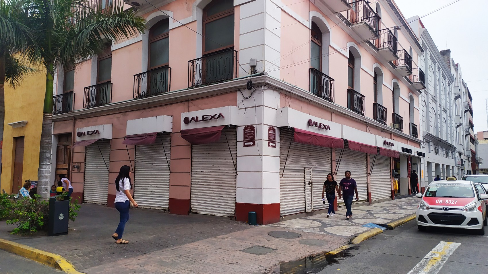 Cierran sus puertas dos zapaterías en el Centro Histórico de Veracruz