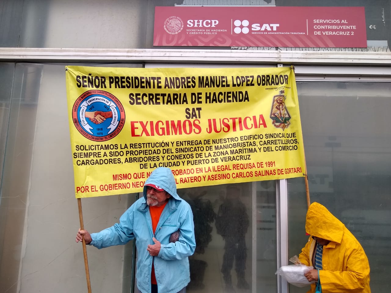 Maniobristas toman el SAT de Boca del Río por la falta de respuesta del Gobierno Federal