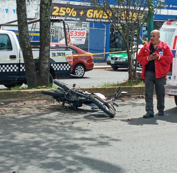 Motociclista muere tras derrapar en Ruiz Cortines de Xalapa