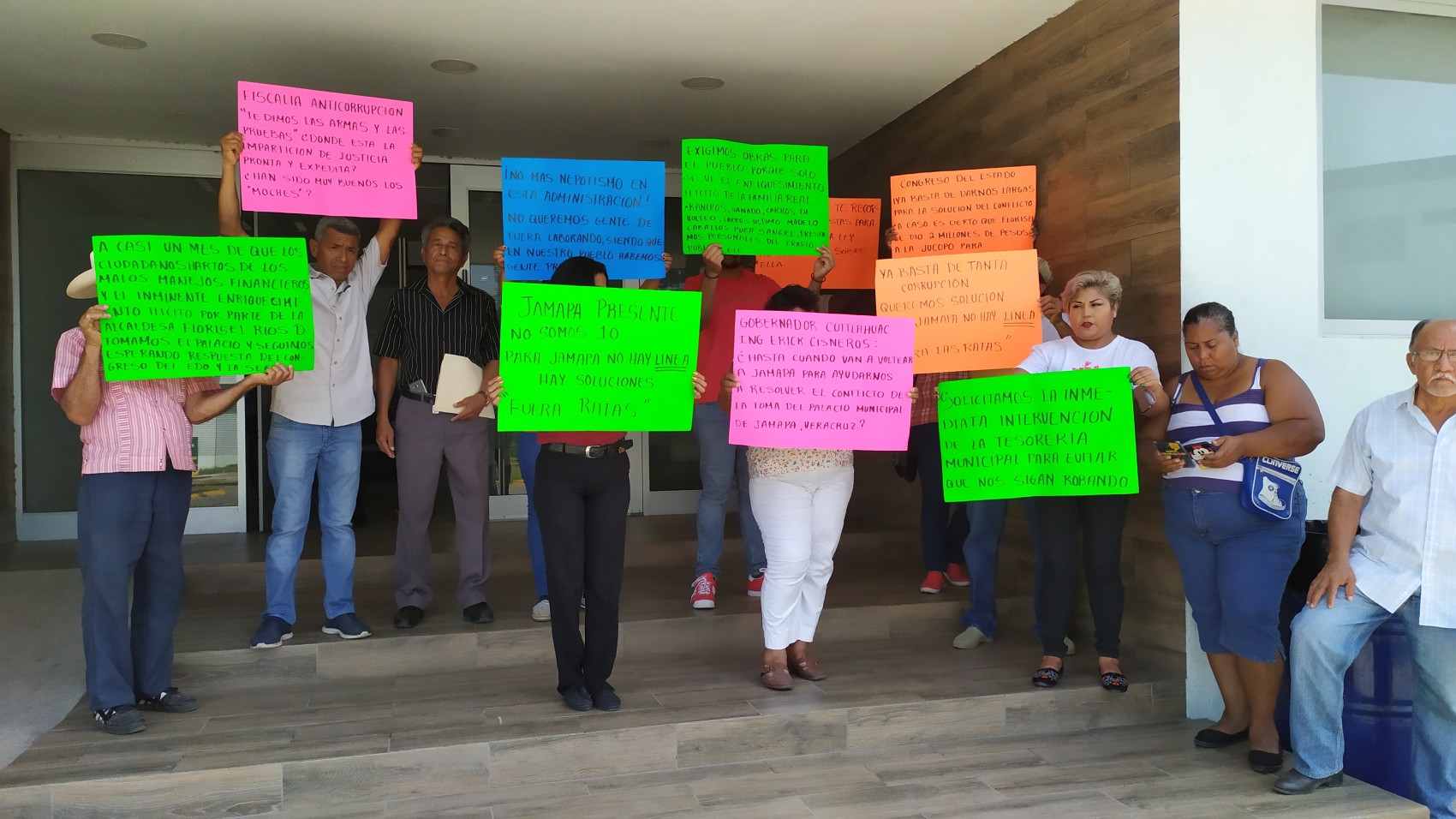 Detenidas en FGE ocho denuncias  contra alcaldesa de Jamapa: Ciudadanía