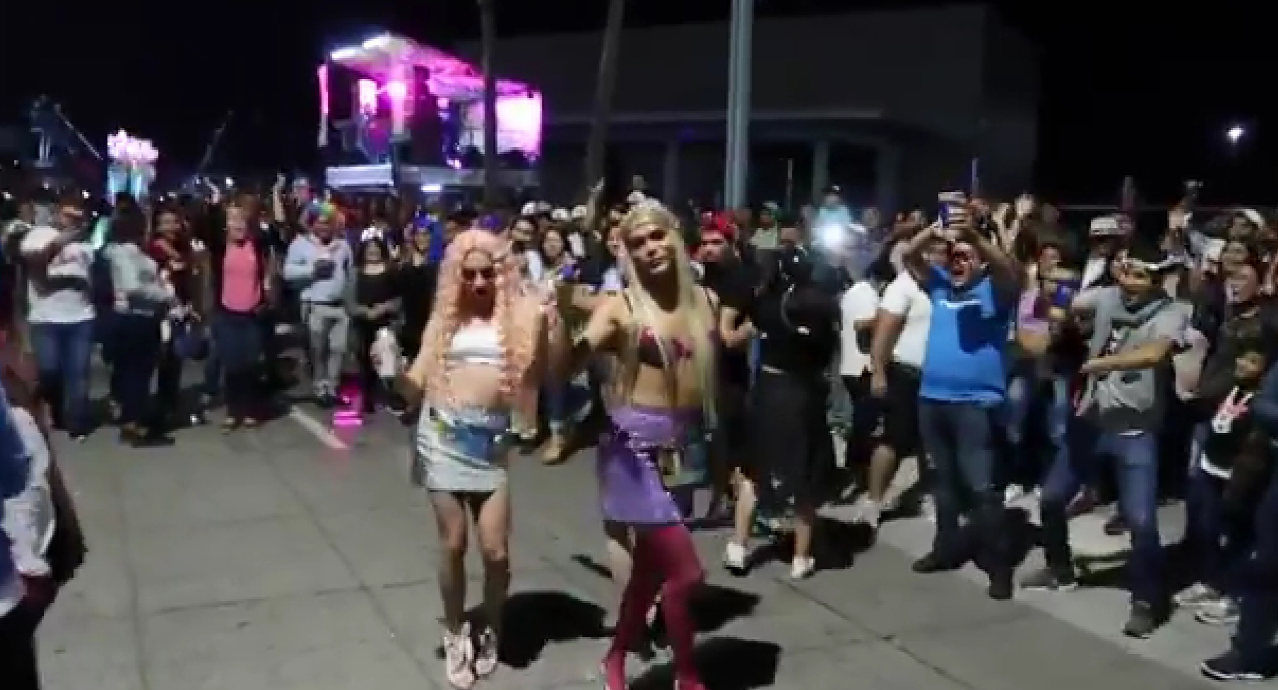 Agreden a youtuber de la comunidad LGBT en el Carnaval de Veracruz