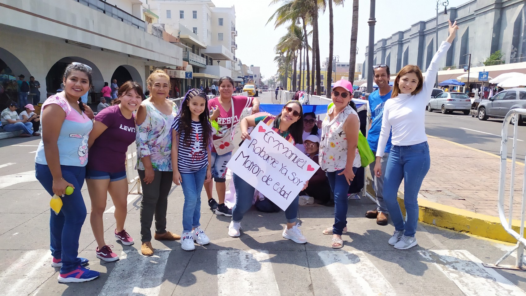 Familia de Otatitlán viaja a Veracruz para asistir al concierto de Emmanuel y Mijares