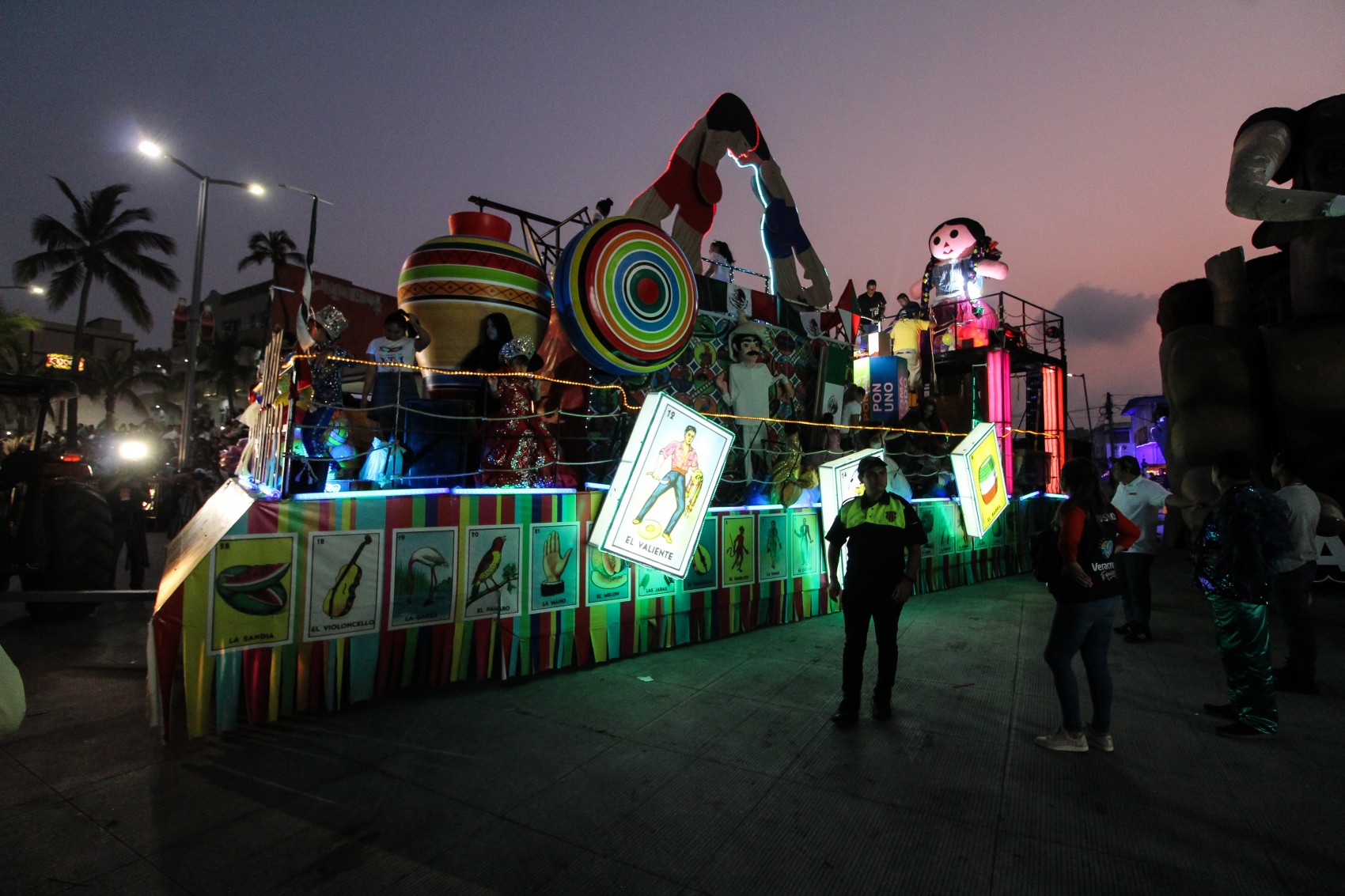 Al 95% se encuentra la decoración de los carros alegóricos del Carnaval de Veracruz