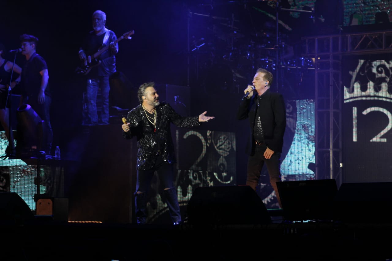 Más de 70 mil personas cantan con Emmanuel y Mijares en el cierre del Carnaval