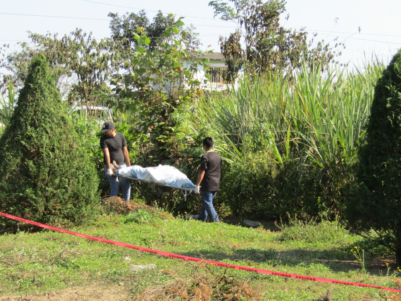 Se le sale de control la quema del pastizal y campesino muere asfixiado en Atzacan