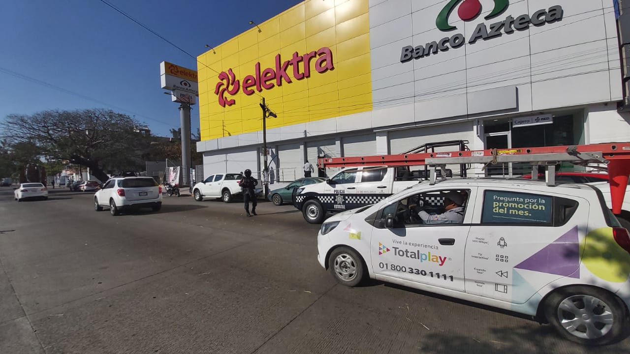 STPS denuncia negativa de Elektra a cerrar tiendas en Veracruz pese a emergencia sanitaria