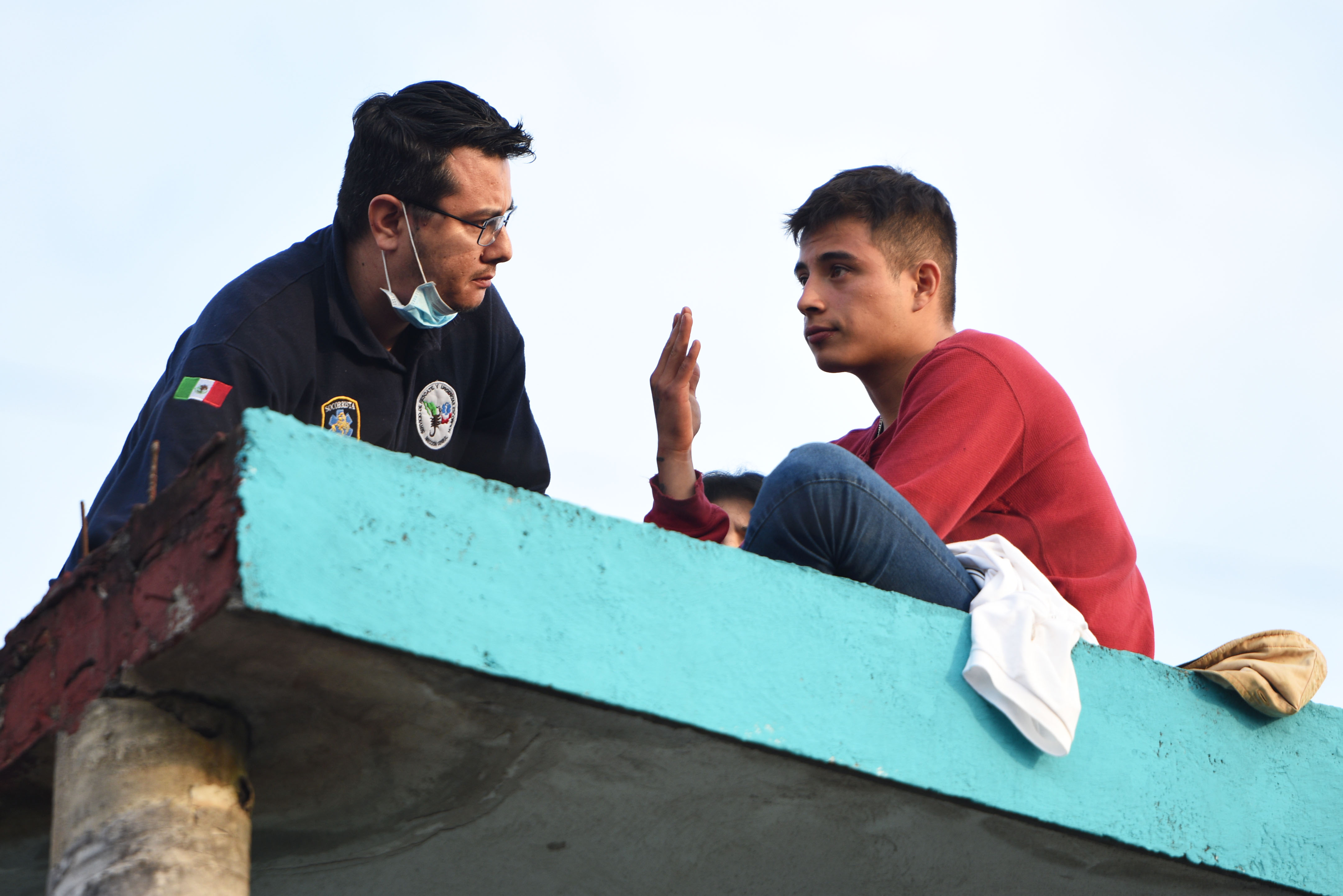 Joven en Xalapa ingresó a un domicilio sin autorización y amenazó con suicidarse