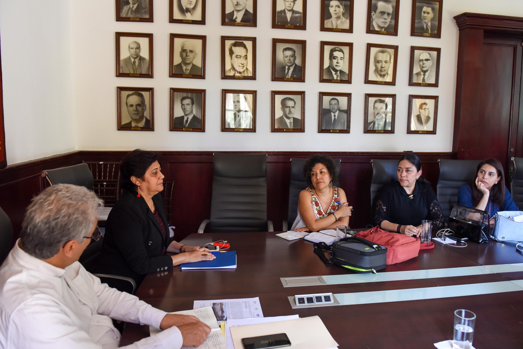 Coordinación de voluntades  en favor de las mujeres