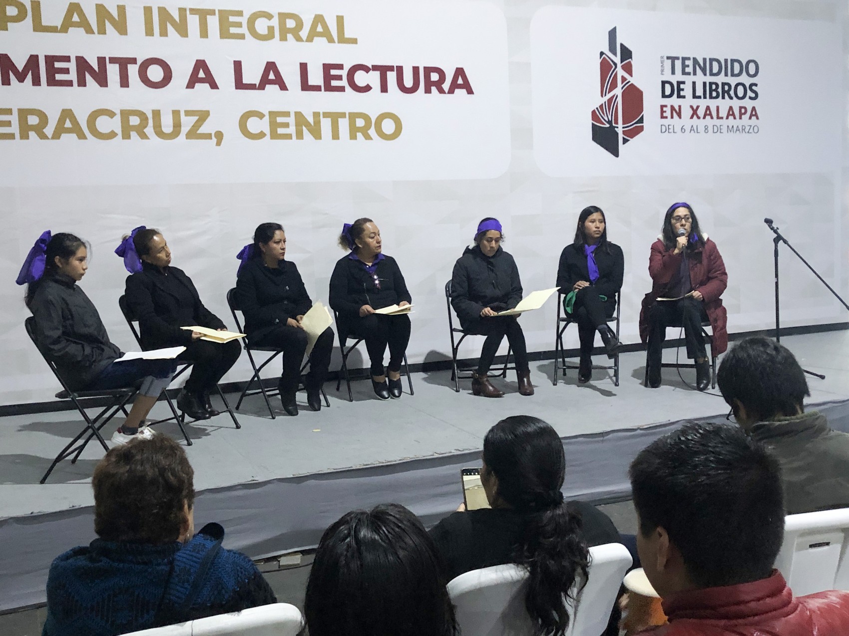 Hoguera de palabras en el parque Juárez
