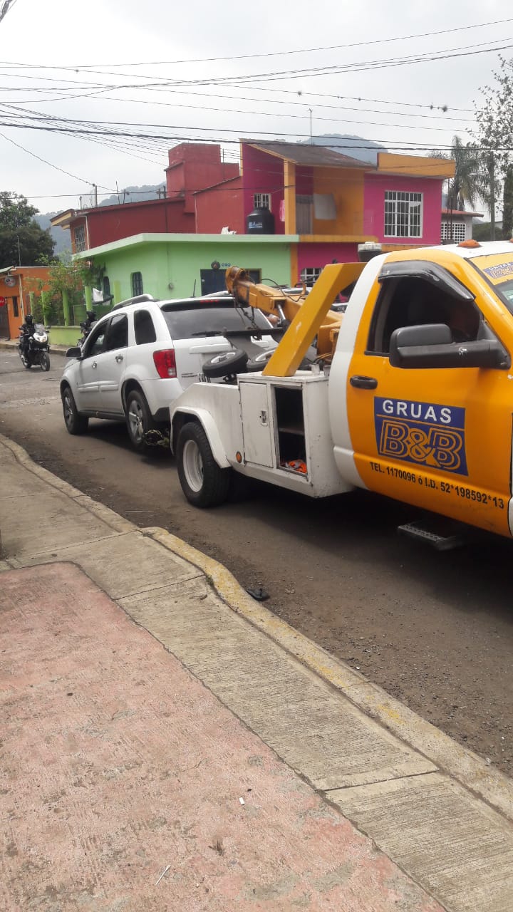 Persecución y balacera en  Monte Blanco, aseguran camioneta