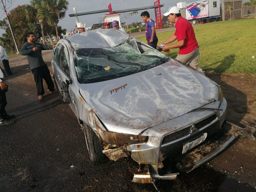 Vuelca auto particular en Medellín
