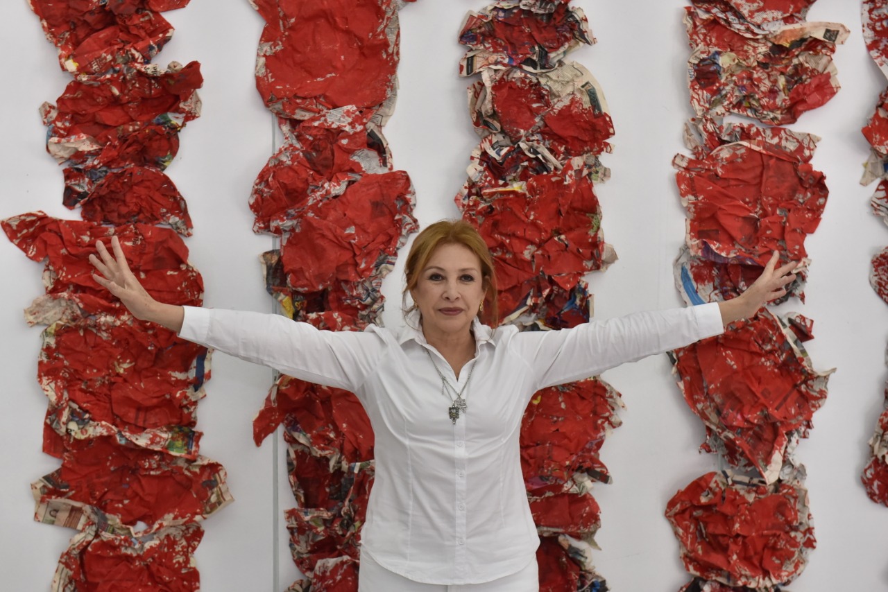 Presenta Gabriela Sodi su exposición Generadores de violencia, en el Congreso