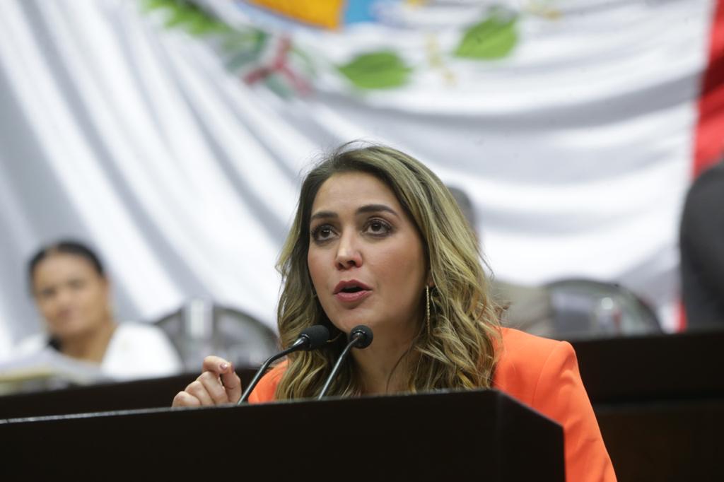 Diputados aprueban apoyar a tres millones de jefas de familia en vulnerabilidad