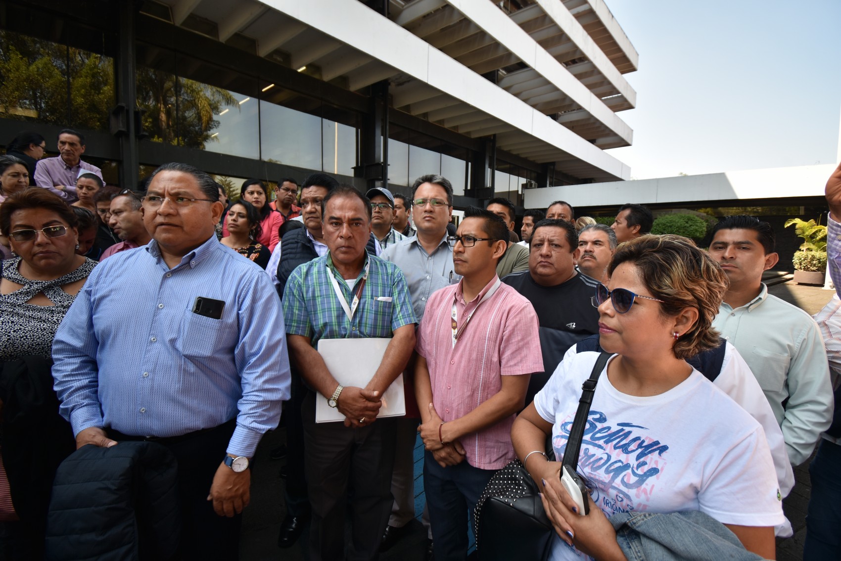 Sindicatos se manifestaron en Finanzas para exigir prestaciones