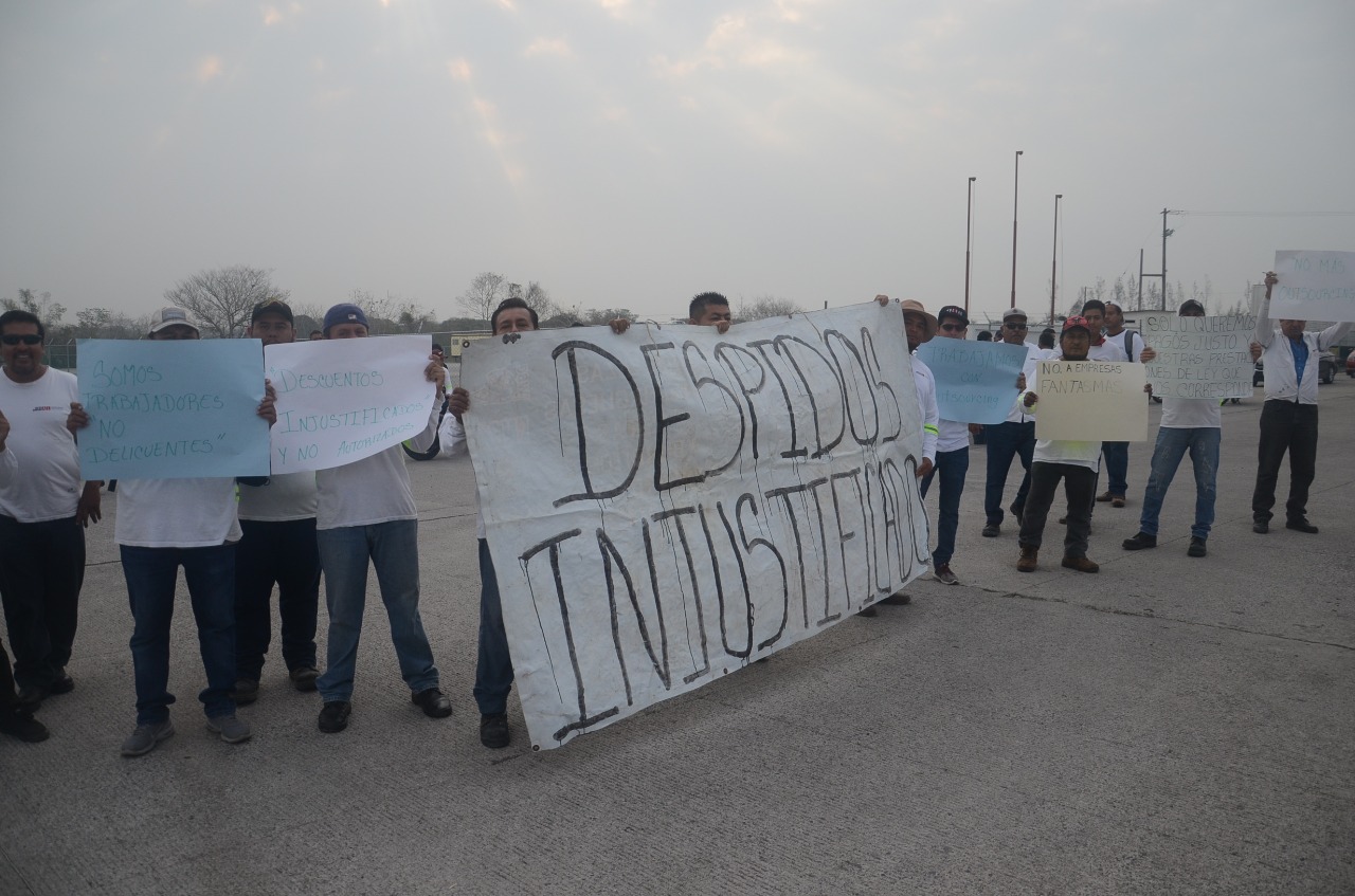 Paran labores trabajadores de empresa automotriz, exigen mejoras laborales