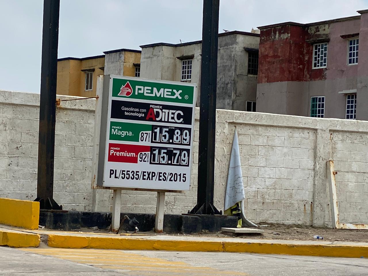 Sheinbaum descarta gasolinazo en 2025 y anuncia medidas para regular el precio