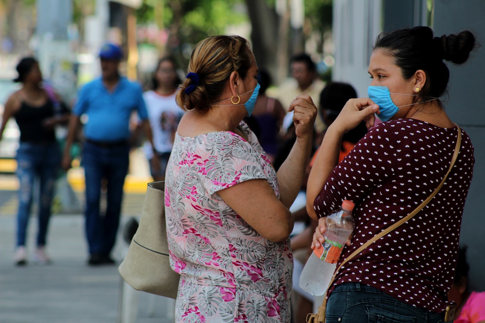 Siguen a la alza los casos activos de Covid-19 en Veracruz y en el país