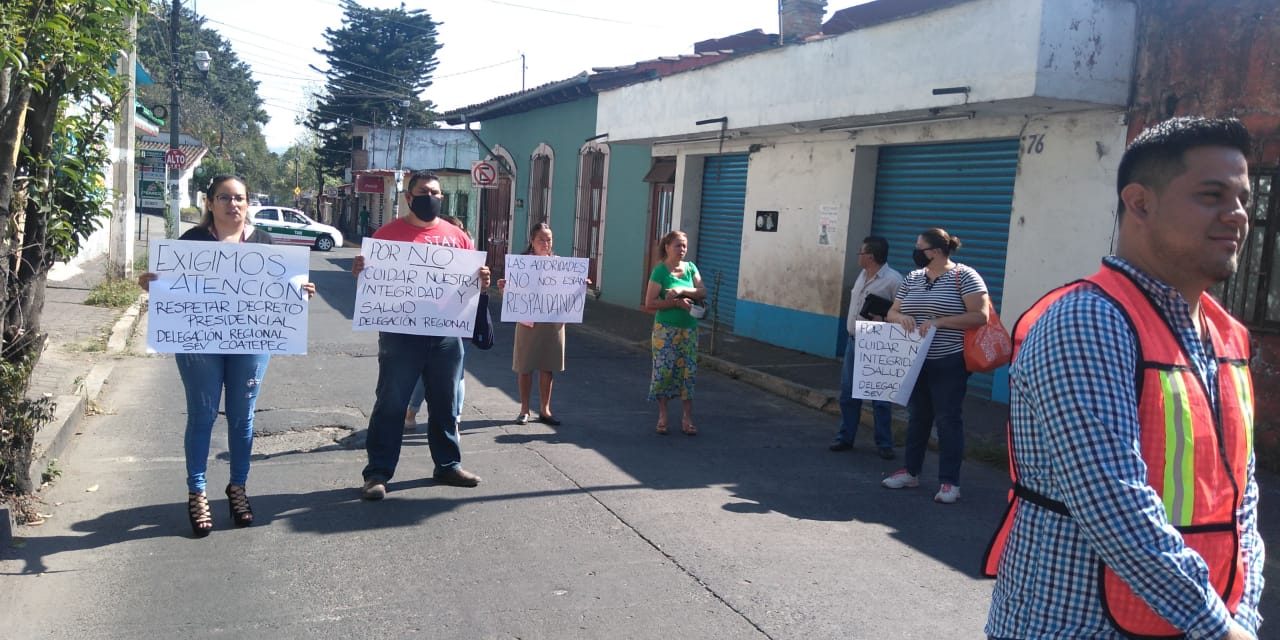 Trabajadores de SEV en Coatepec exigen medidas de protección por Covid-19