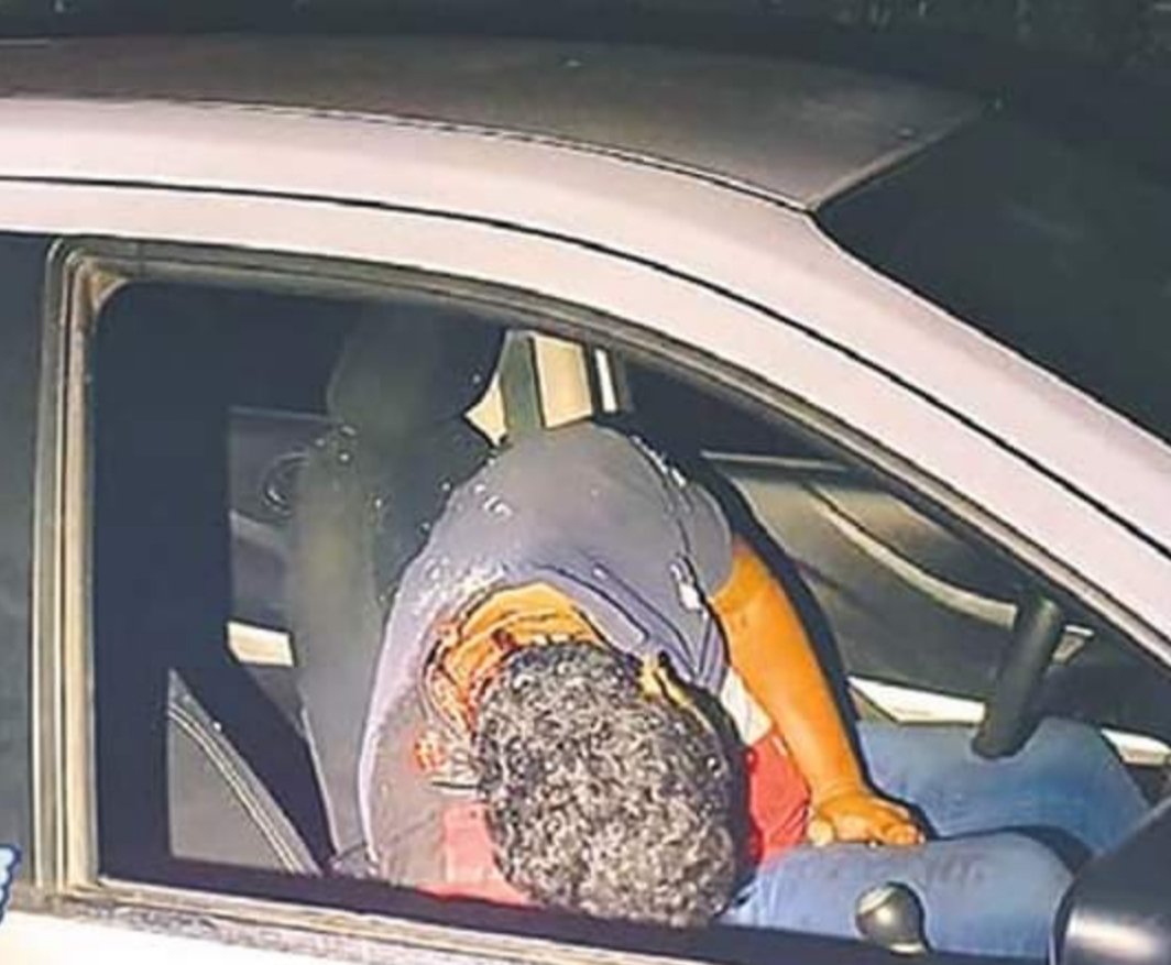 Localizan dos cadáveres dentro de camioneta en Jáltipan