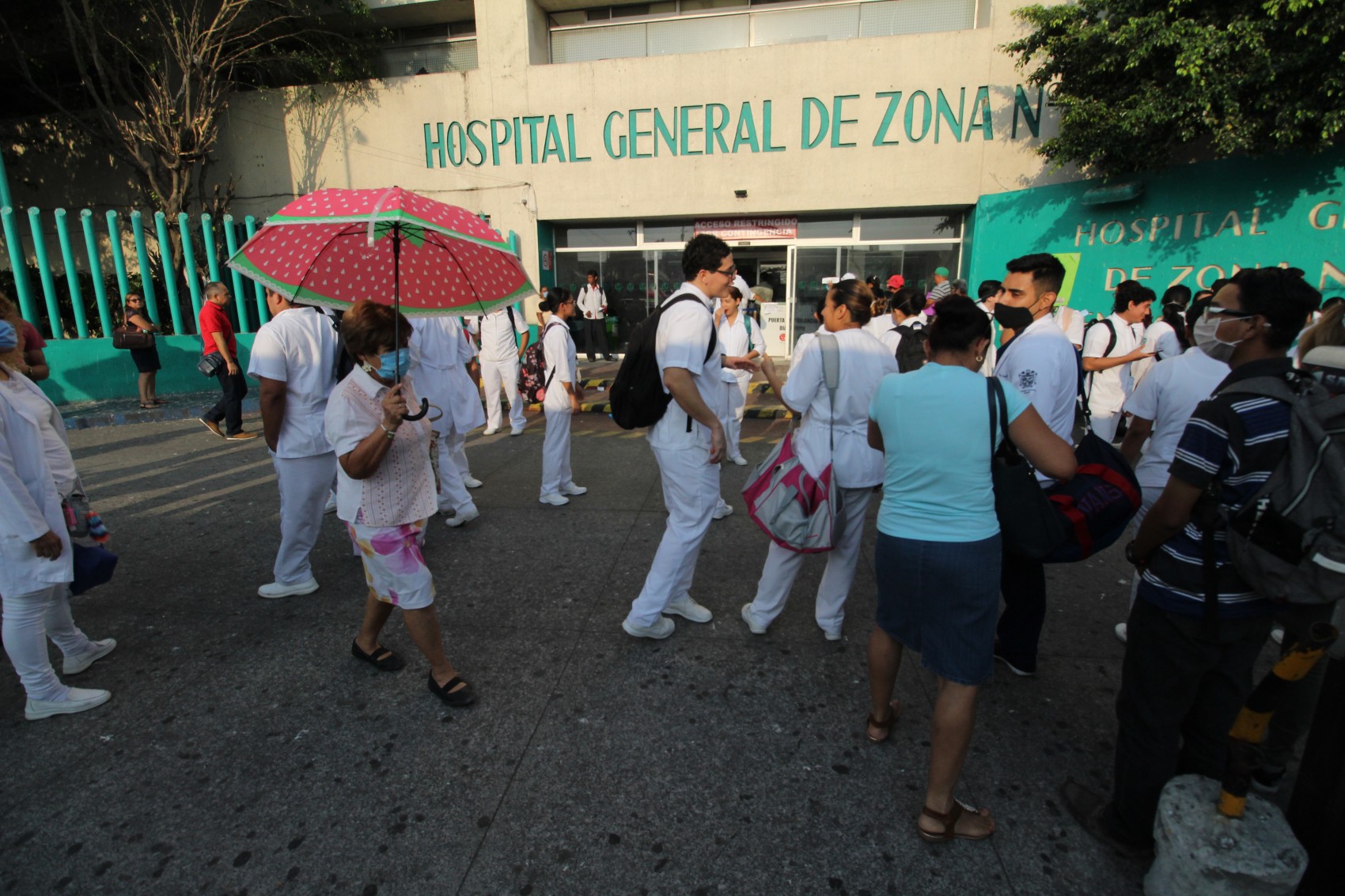 Trabajadores del Hospital 71 del IMSS en Veracruz, sin recibir insumos y equipo para Covid-19