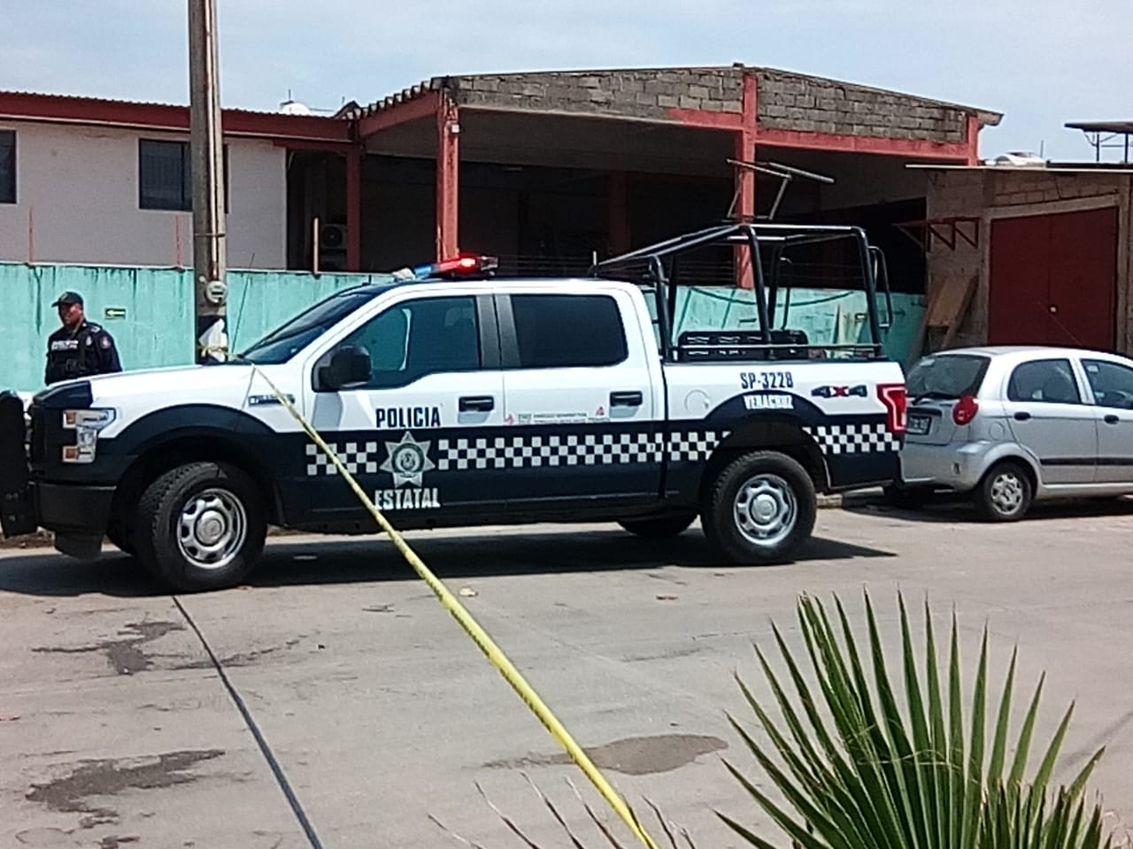 Catean vivienda en Coatza y  aseguran camioneta robada en Guadalajara