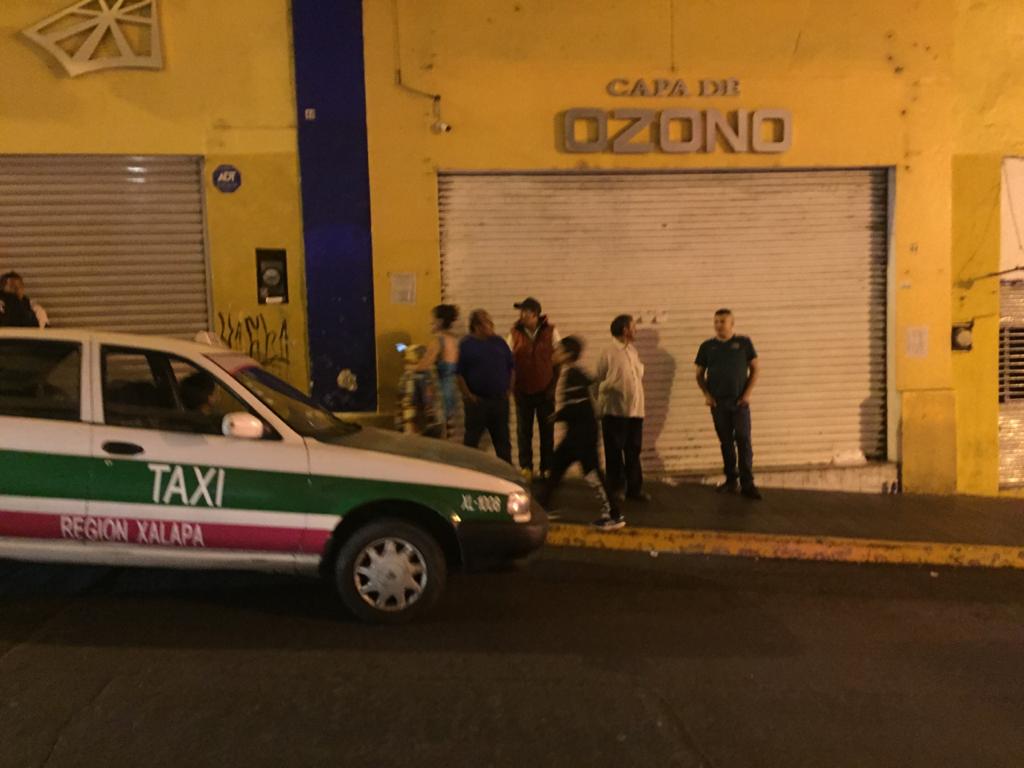 Zafarrancho entre taxista y vendedor de elotes en Lucio
