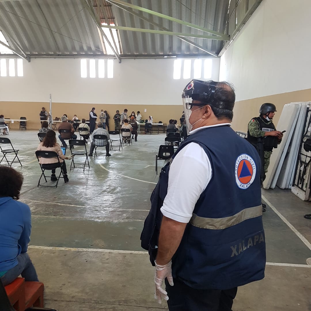 Apoya Ayuntamiento en entrega  de apoyos a adultos mayores
