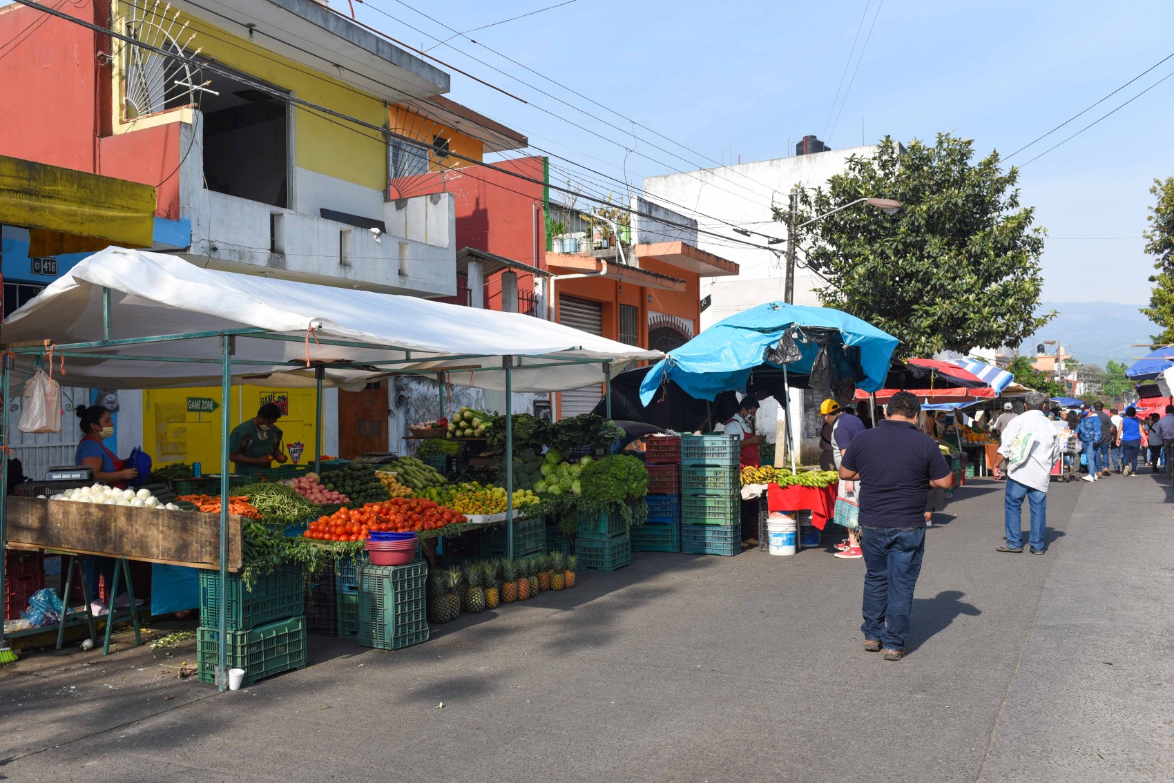 Primordial, mantener Sana  Distancia en tianguis