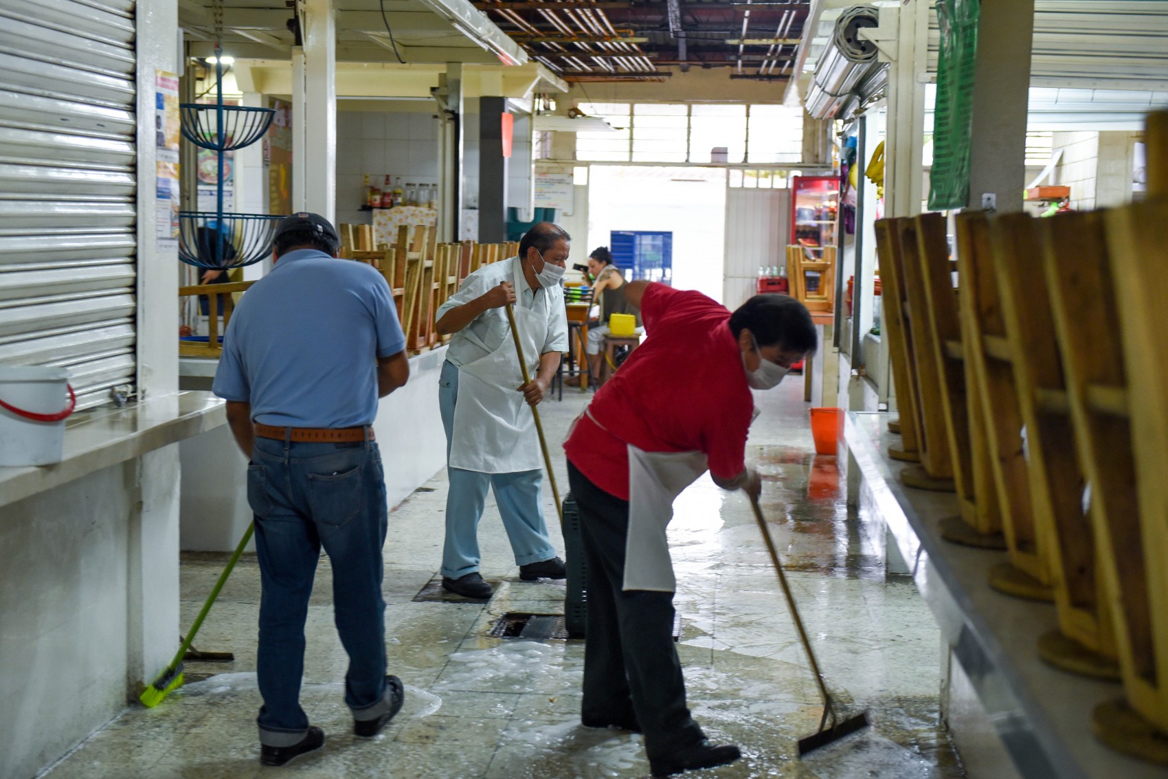 Jornada de sanitización  en el mercado La Rotonda