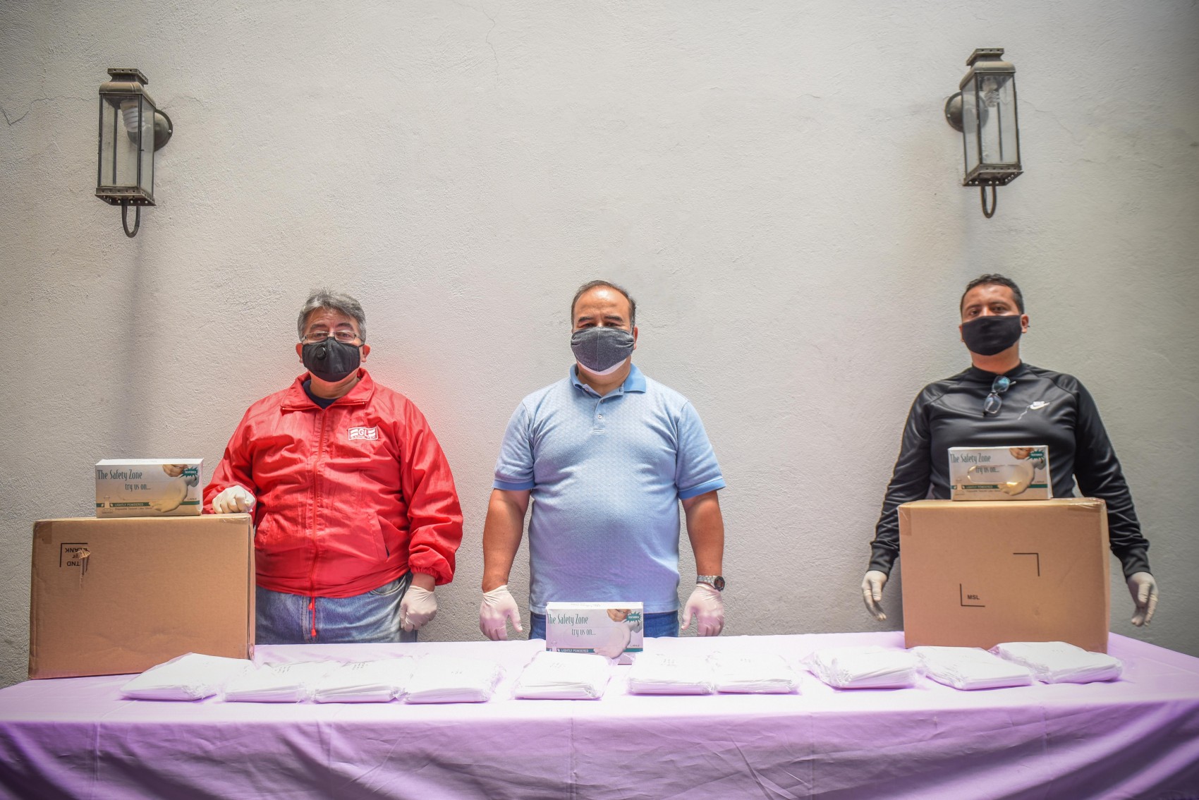 Distribuye funcionariado municipal 300 mil cubrebocas