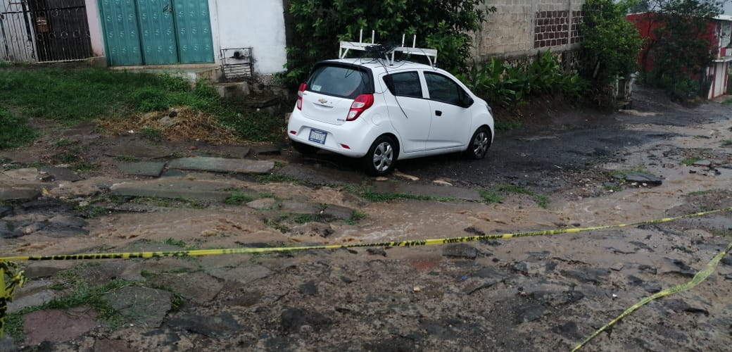 Empleado de Telmex muere  electrocutado en la colonia El Moral de Xalapa