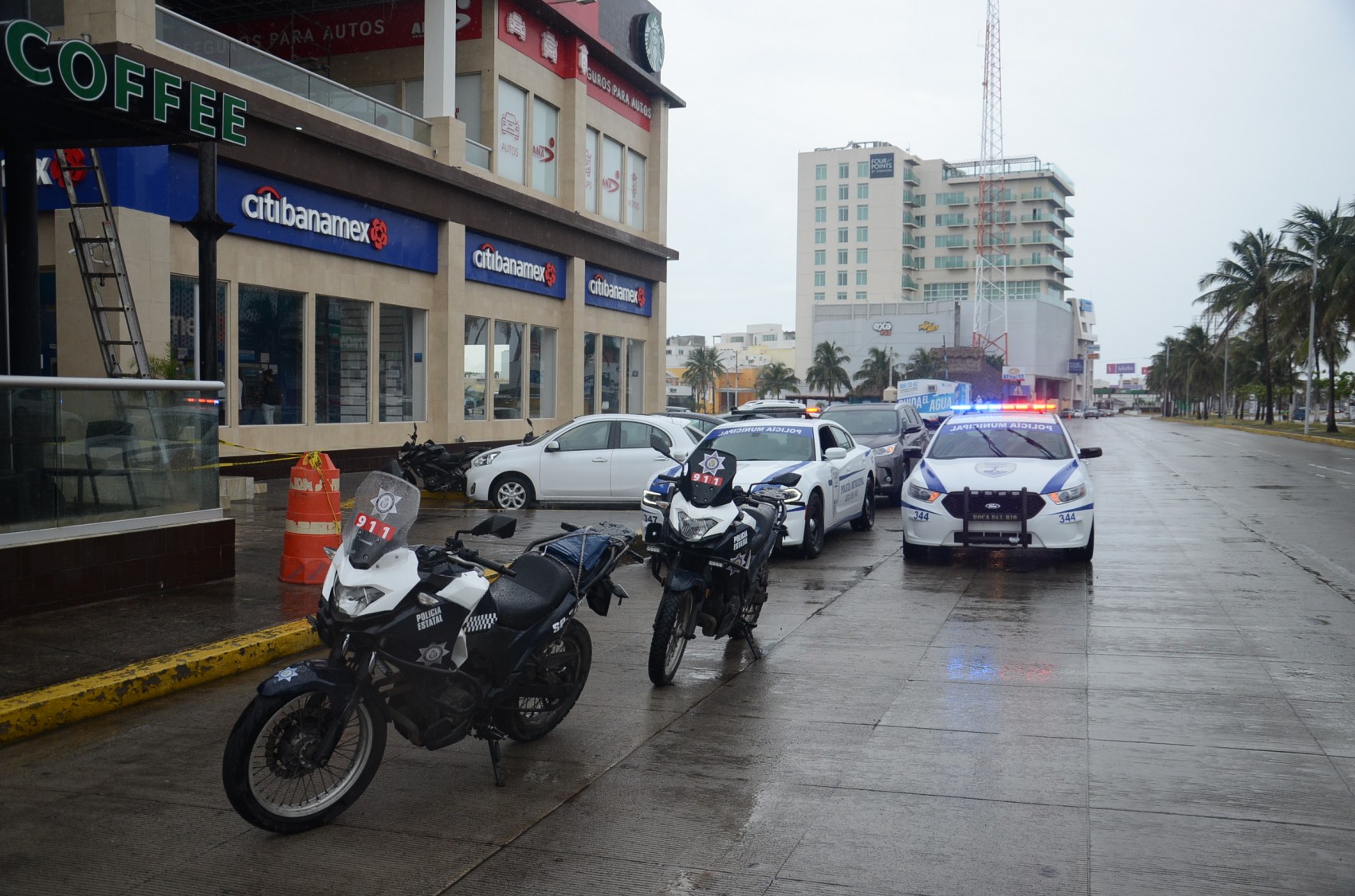 Sujetos armados despojan de  100 mp a empleados de radiodifusora