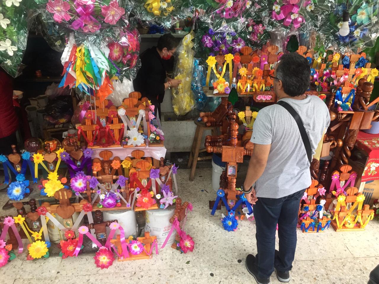 Este año no habrá cruces ni coronas de flores en panteones por el día de la madre